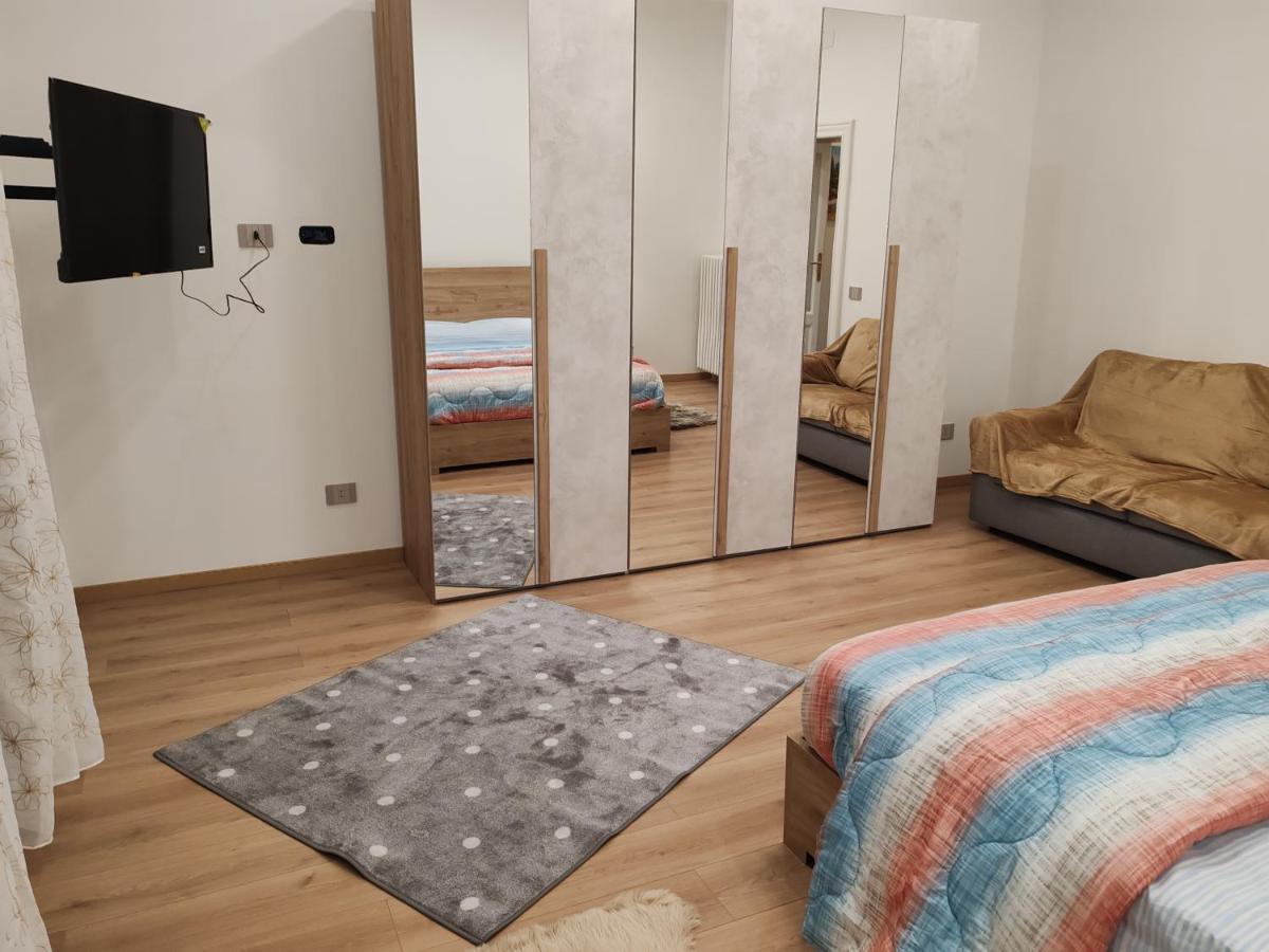 Appartamenti Lungo Fiume 506 Sesto Calende Exterior foto